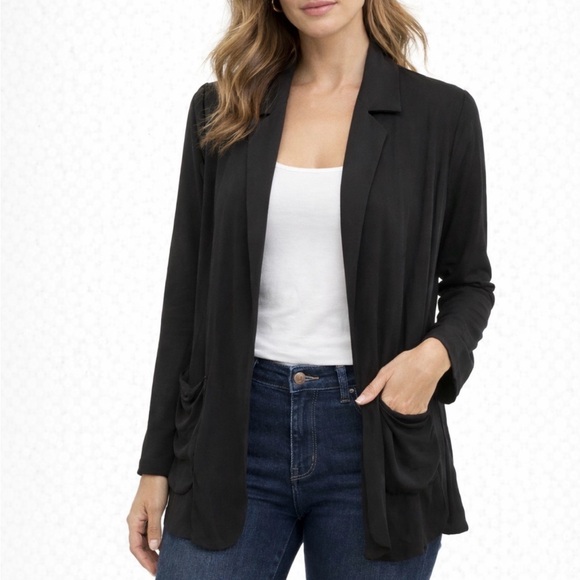 Talula Jackets & Blazers - Talula Aritzia Black Lightweight Open Front Blazer Size 6 Minimalist Workwear